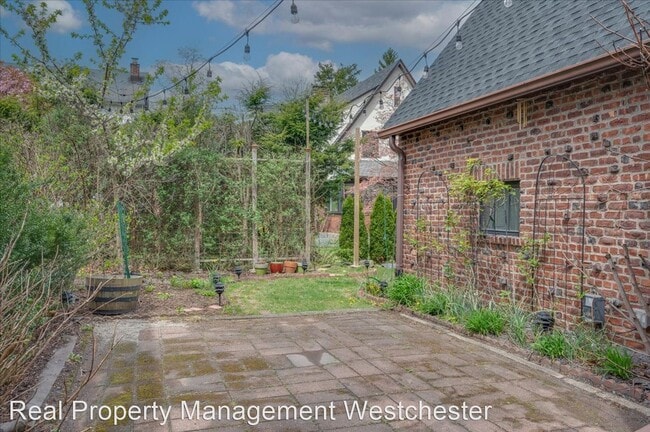 Building Photo - 5 br, 3.5 bath House - 156 Chittenden Avenue