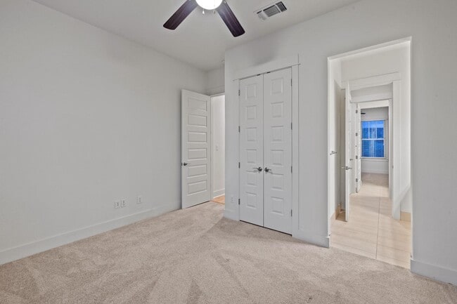 Building Photo - 2217 Seabiscuit Cv
