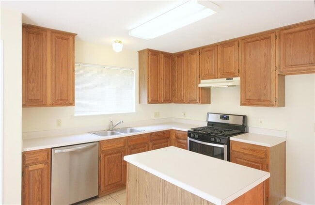 Building Photo - 8005 Tantara Ct