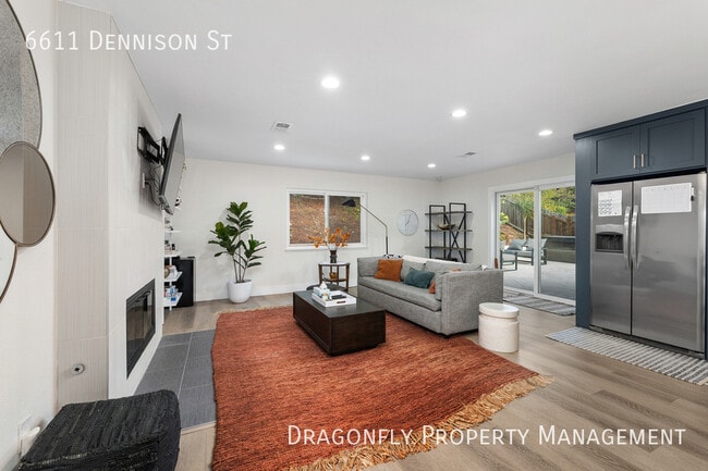 Building Photo - 6611 Dennison St