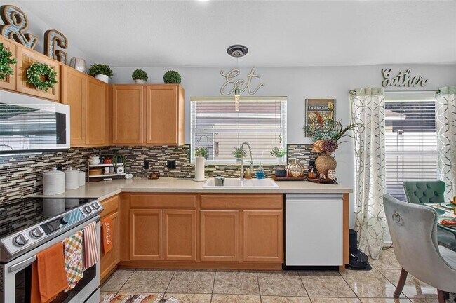 Building Photo - 1234 Hill Flower Dr