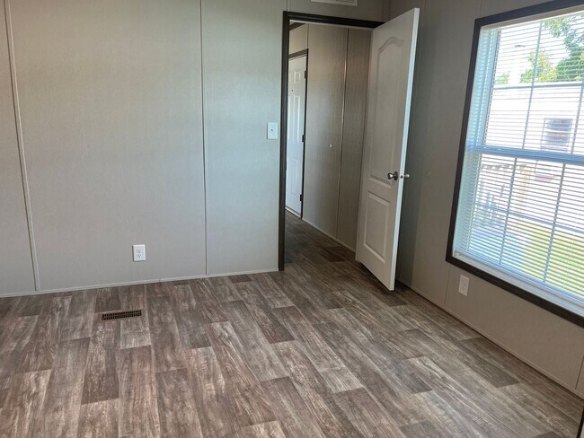 Building Photo - Pelican Point