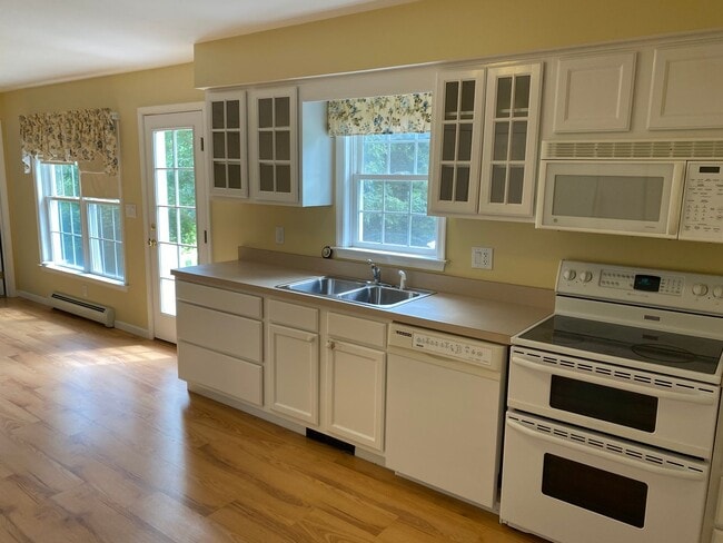 Building Photo - Coming Soon! Charming 3-Bedroom Home with ...