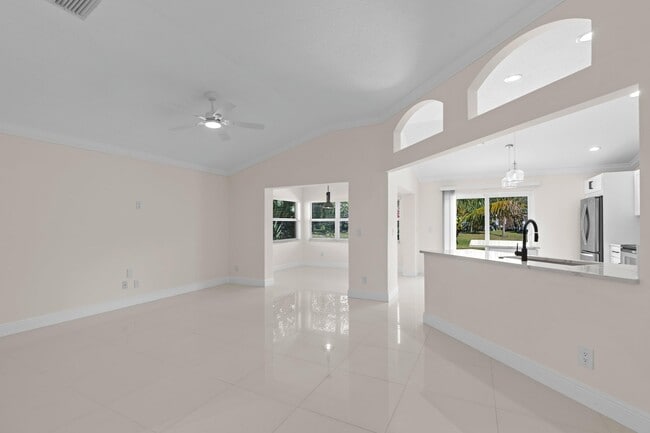 Building Photo - 1151 Delray Lakes Dr