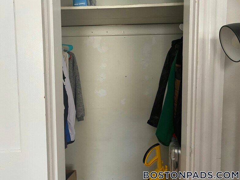 Building Photo - 211 Park Dr