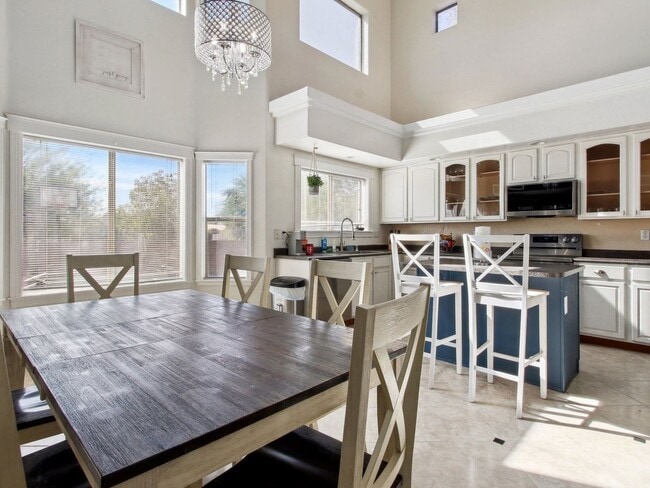 Building Photo - 7733 W Southgate Ave