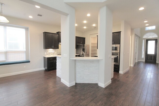 Building Photo - 14712 Iveans Way
