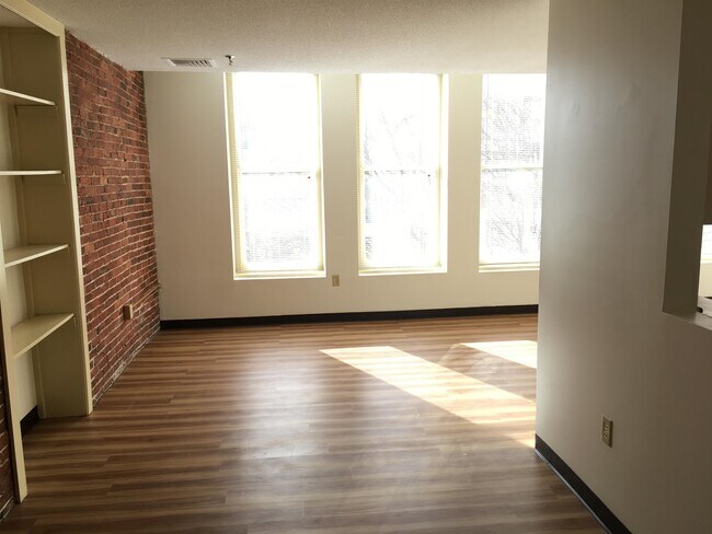 Building Photo - 30 Hanover St