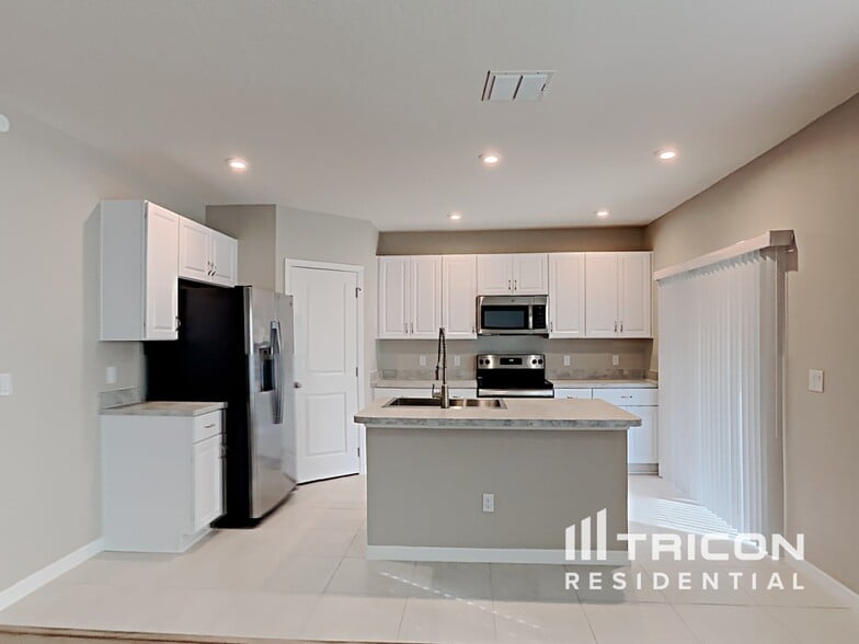 Building Photo - 3948 Fescue St