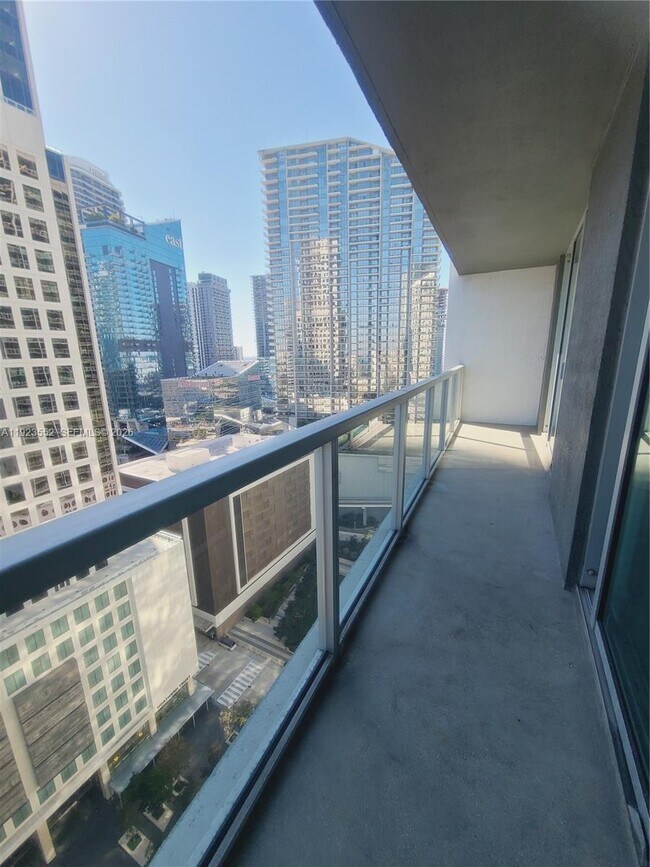 Building Photo - 500 Brickell Ave