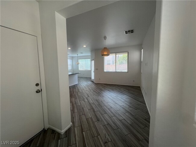 Building Photo - 909 Earth Luster Rd
