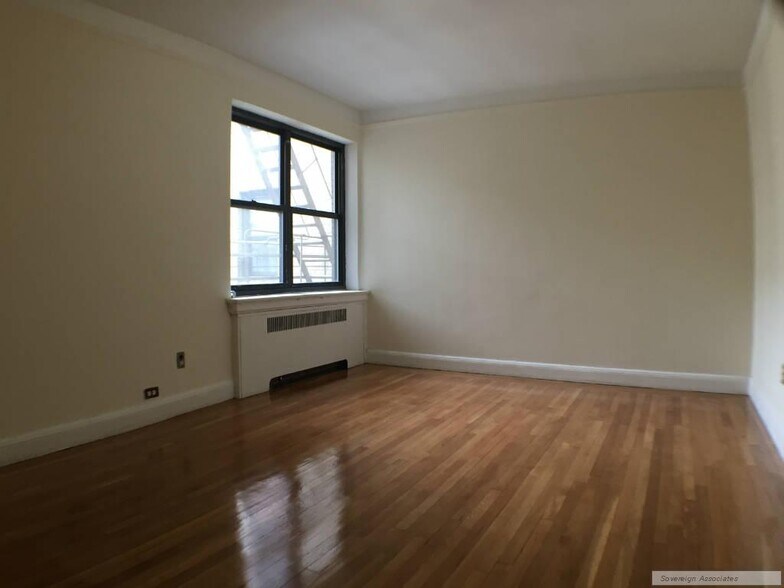 Building Photo - 105 Arden St