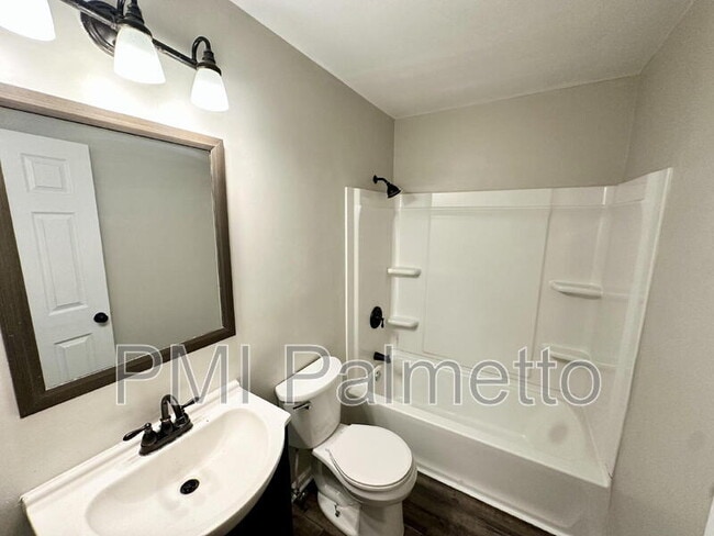 Building Photo - 948 Wateree Blvd