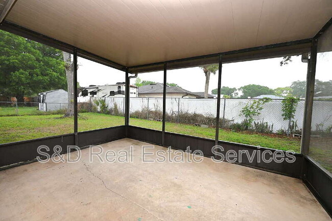 Building Photo - 1018 Sunshine Way SW