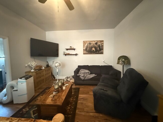 Building Photo - 6072 Guilford Cir