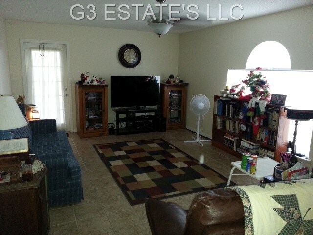 Building Photo - 5002 Strada Dr