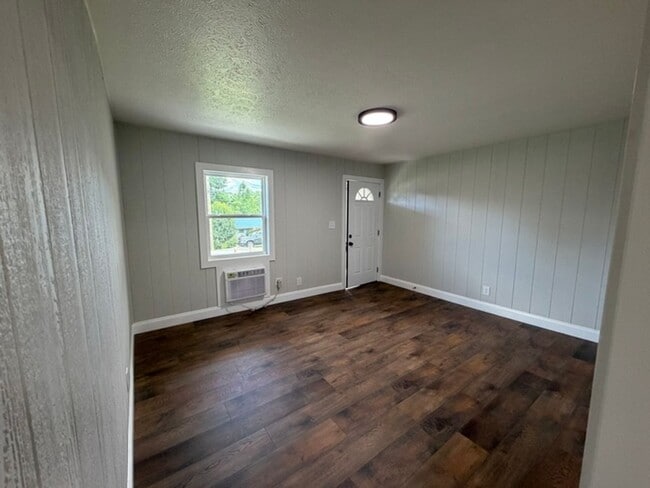 Building Photo - 2860-2864 Blue Ridge Dr