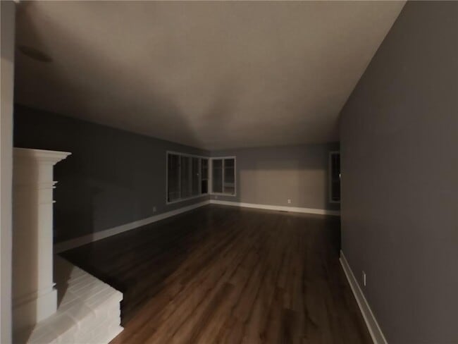 Building Photo - 820 Shenandoah Ln N