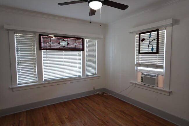 Building Photo - 1018 Molino Ave