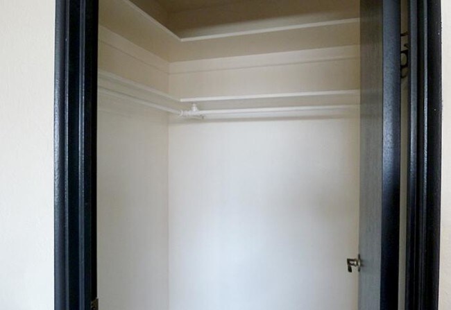 Building Photo - bedroom in Denver CO 80220