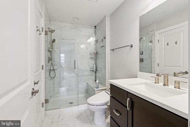 Building Photo - 45 Riverwalk