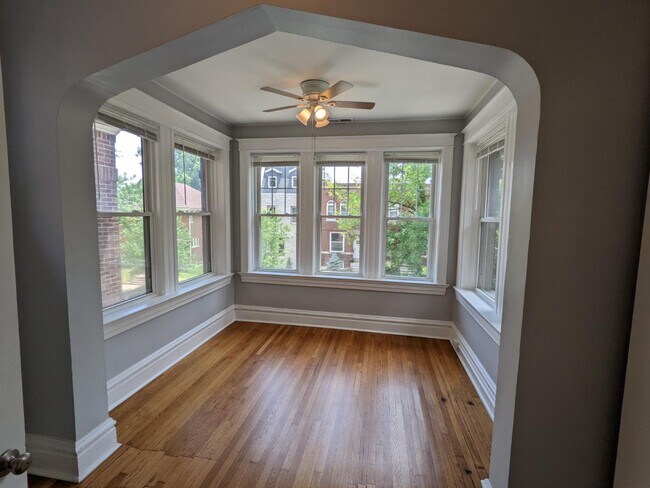 Building Photo - 4227 Botanical Ave