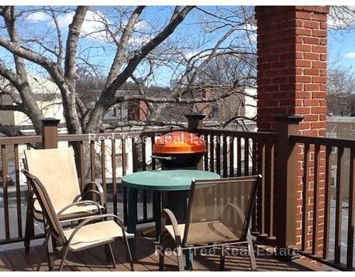 Building Photo - 98 Day St