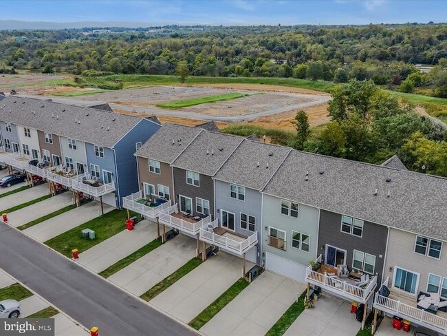 Building Photo - 179 Presidents Pointe Ave