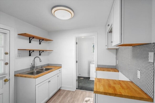 Building Photo - 3207 Burleson Rd