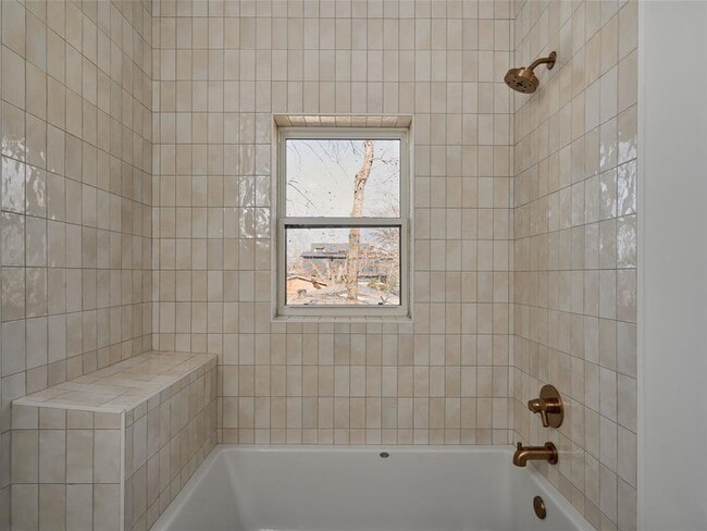 Building Photo - 411 Krebs Ln