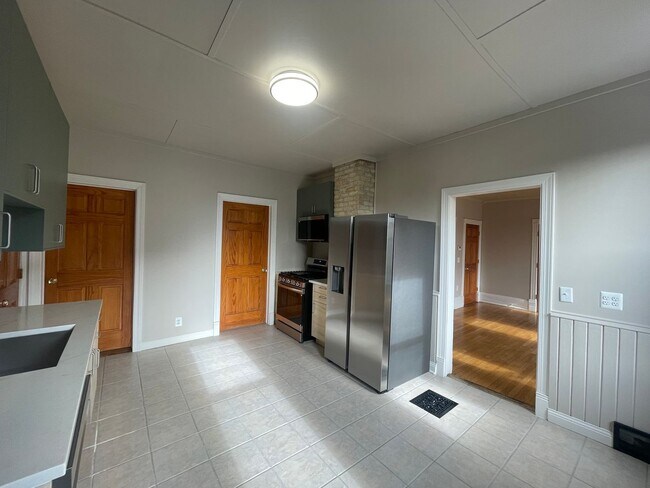 Building Photo - 2035-2037 N Buffum St