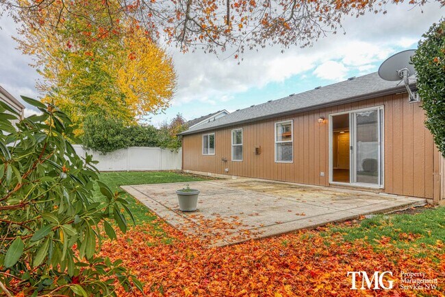 Building Photo - Charming Ranch in Desirable East County with Private Fenced Yard