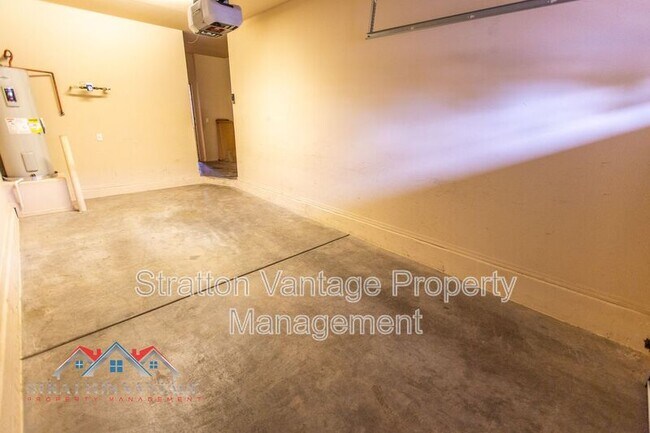 Building Photo - 1350 S Greenfield Rd