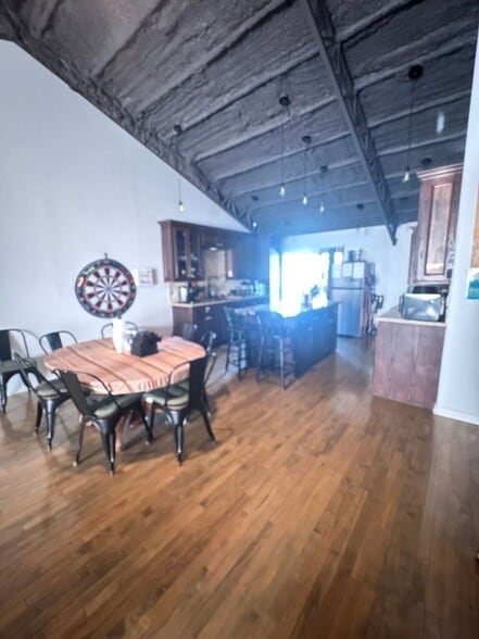 Building Photo - 34425 S 527 Rd