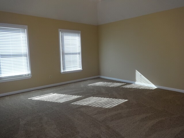 Building Photo - 1929 Autumndale Cv