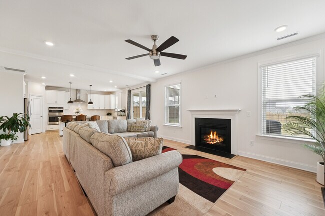 Building Photo - 200 Cloud Berry Ln