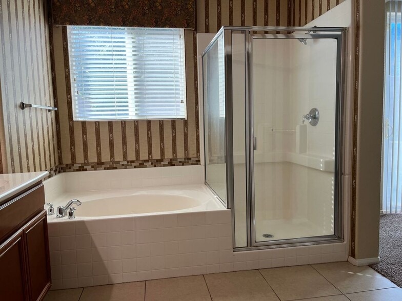 Building Photo - 9364 Field Stone Ave