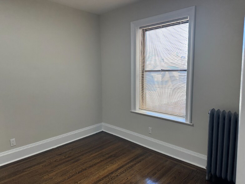 Building Photo - 18 Kensington Ave