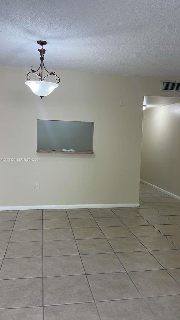 Building Photo - 10625 SW 112th Ave