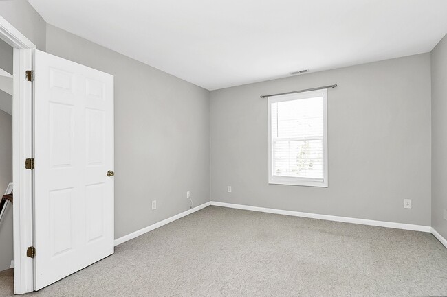 Building Photo - 141 Ross Moore Ave