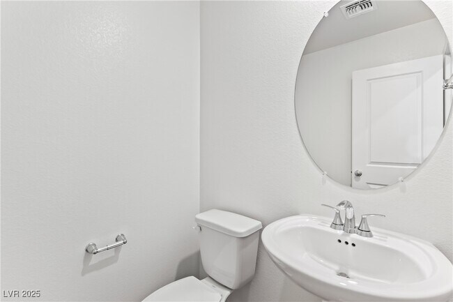 Building Photo - 2630 Aversa St
