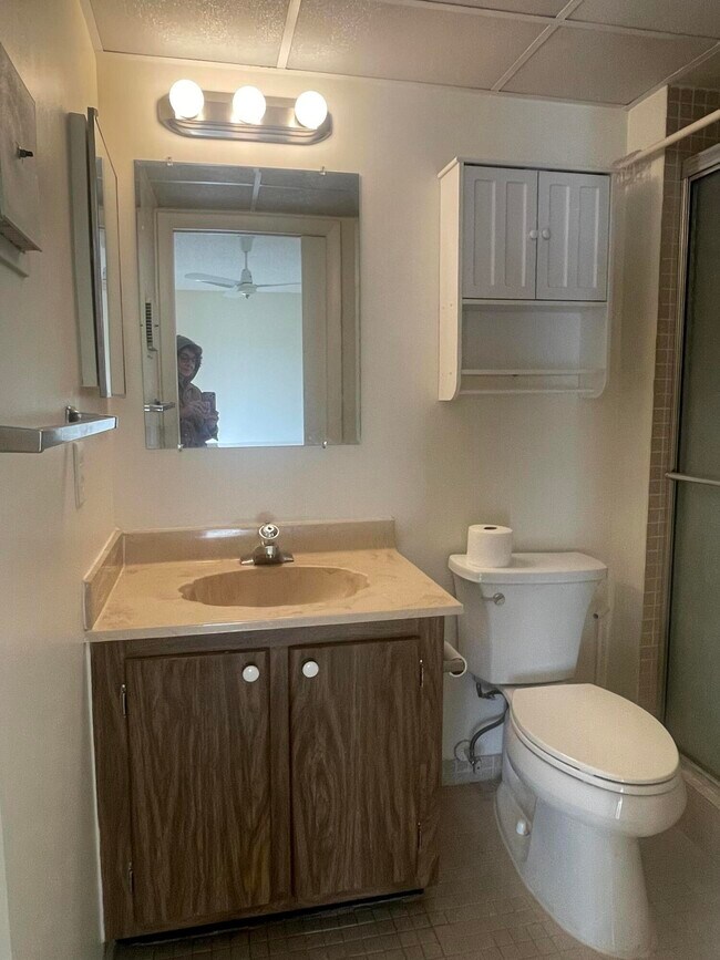 Building Photo - 83 Capri B