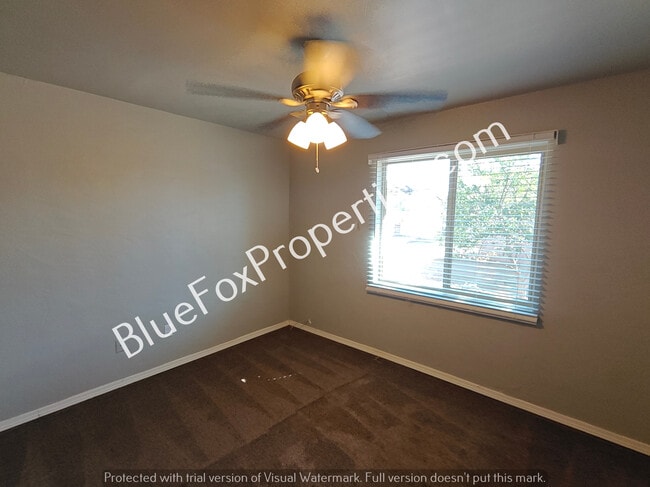 Building Photo - 5952 E 25th St