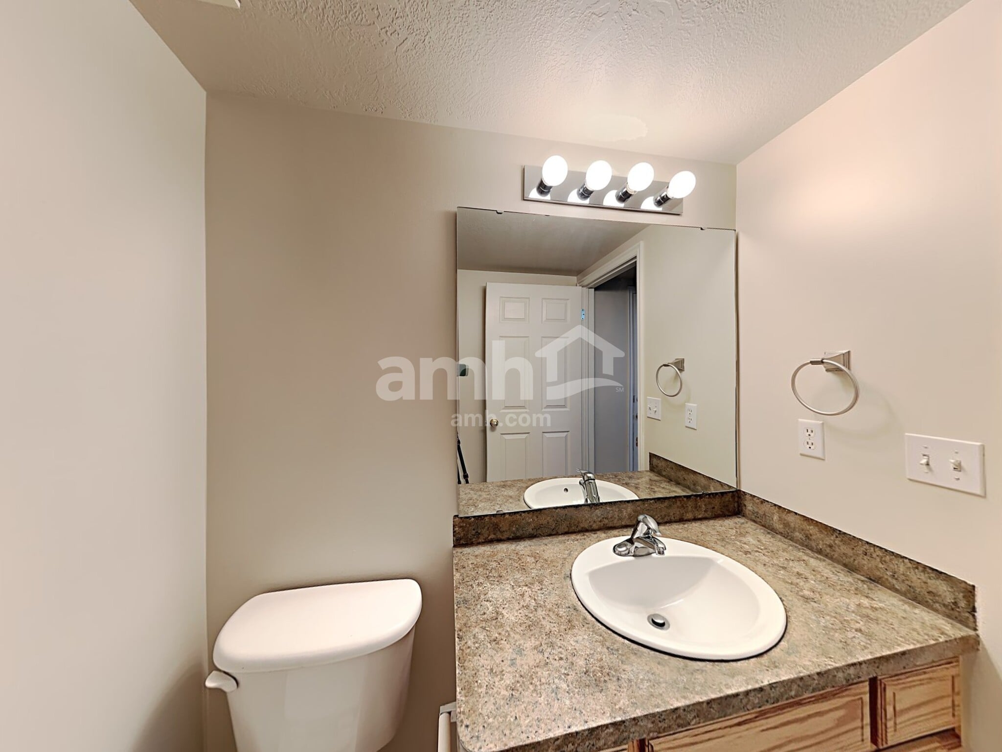 Building Photo - 4245 S 2900 W