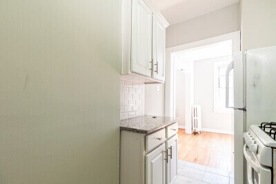 Building Photo - 544 W Surf St