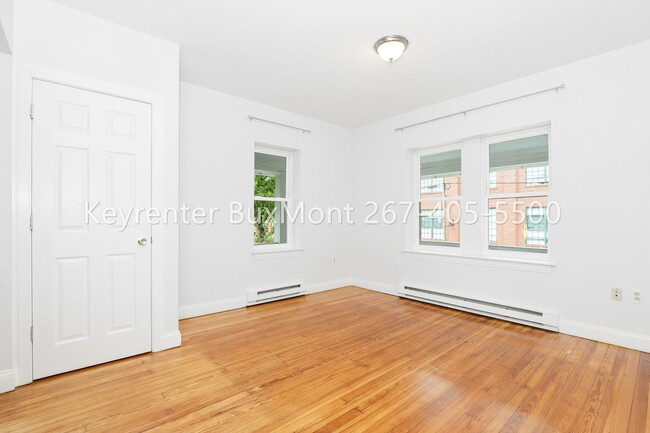 Building Photo - Renovated 4BR Twin with Wraparound Porch in Lansdale Borough