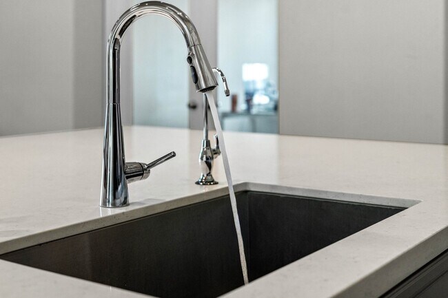 Building Photo - 2210 Bristlegrass Dr