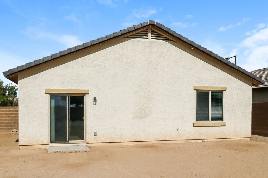 Building Photo - 4845 S 243rd Dr