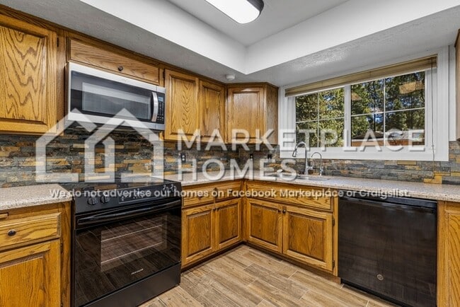 Building Photo - 2155 N Rio De Flag Dr