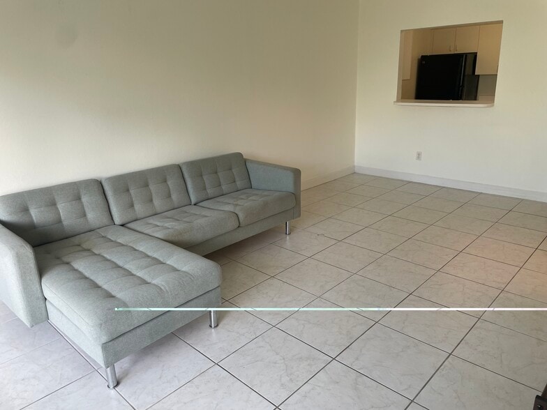 Building Photo - 2160 SW 16th Ave